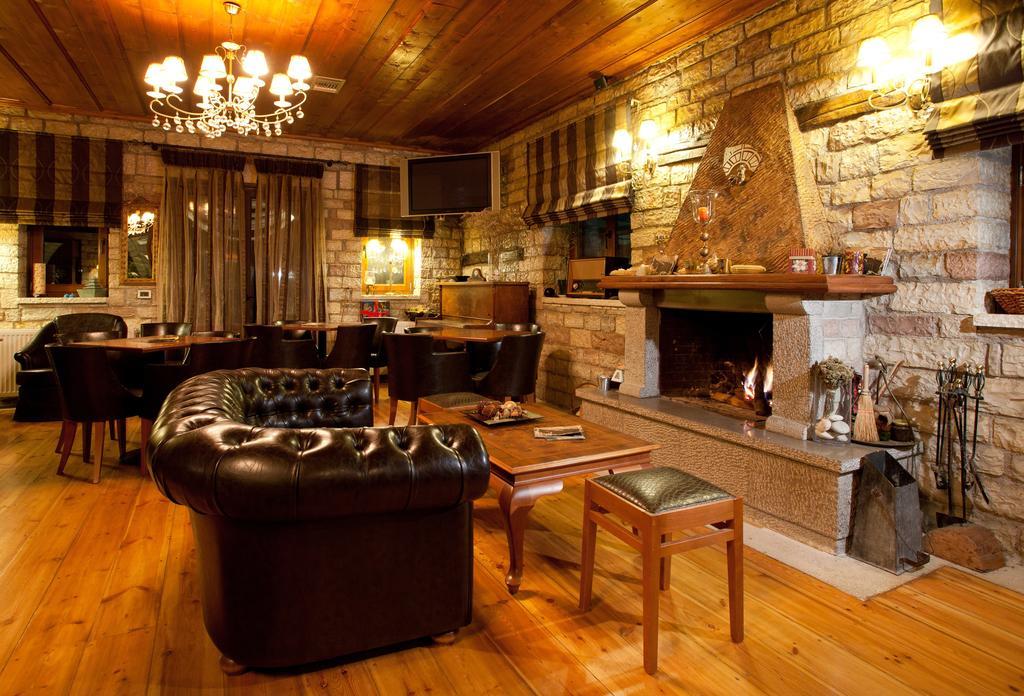 Nisista Lodge Mountain View Rodavgi エクステリア 写真